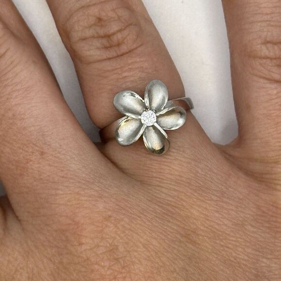 925 Sterling Silver Plumeria Flower Ring with Cubic Zirconia Sz 6 Hawaiian - Picture 1 of 6